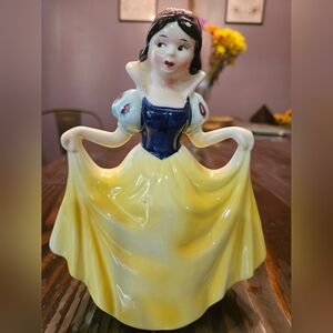 Vintage Porcelain Snow White Figurine (Small Chip On Her Head)